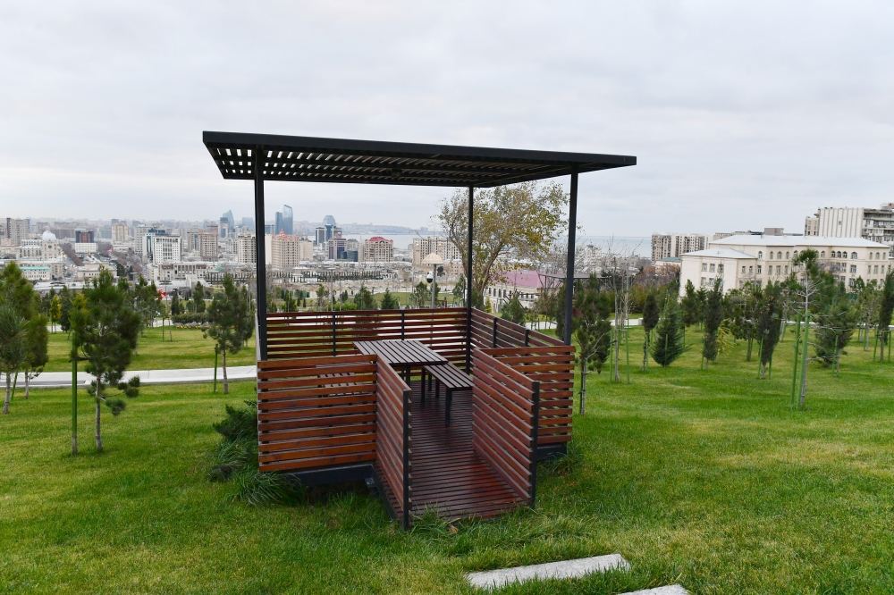 President Ilham Aliyev attends inauguration of second part of Central Park in Baku (PHOTO/VIDEO)