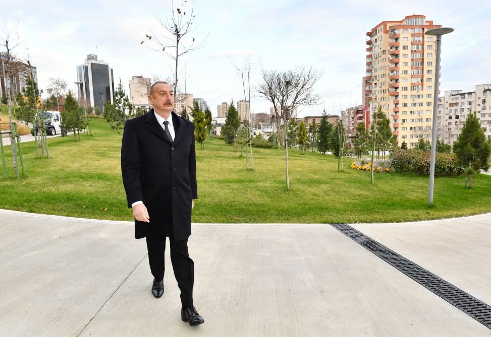 President Ilham Aliyev attends inauguration of second part of Central Park in Baku (PHOTO/VIDEO)