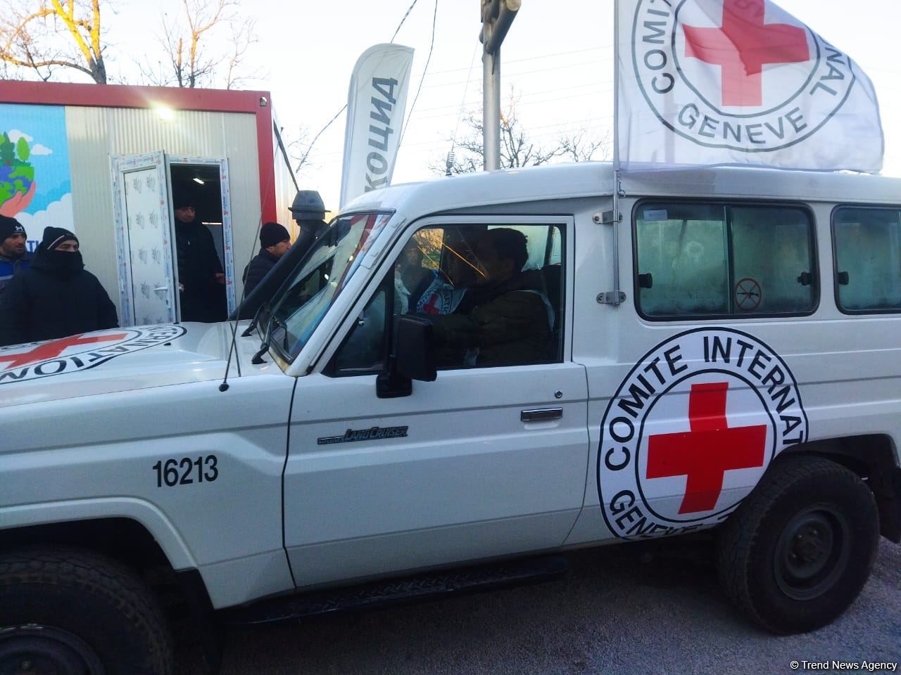 Vehicles of International Committee of Red Cross pass freely along Azerbaijan's Lachin road (PHOTO)