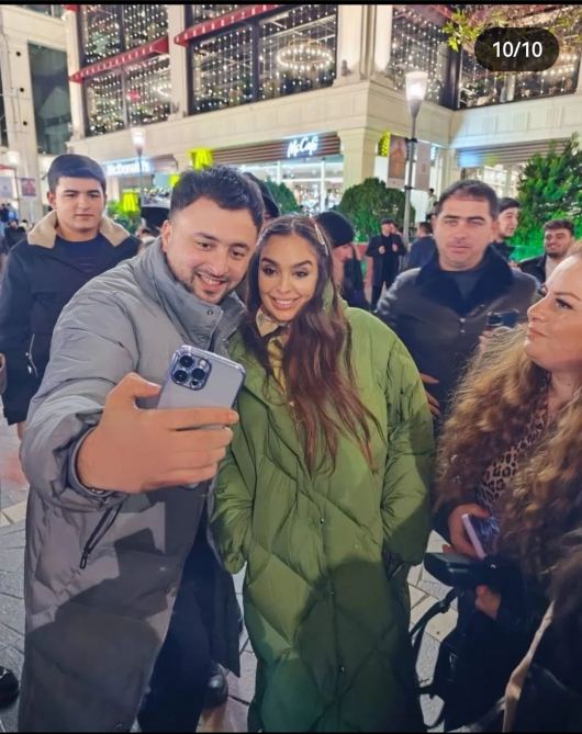 VP of Heydar Aliyev Foundation Leyla Aliyeva meets with residents of Baku (PHOTO)