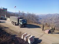 Supply car of Russian peacekeepers freely passes along Azerbaijan's Lachin-Khankendi road (PHOTO)
