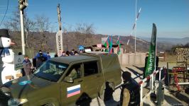 По Лачинской дороге беспрепятственно проехал еще один автомобиль миротворцев (ФОТО/ВИДЕО)