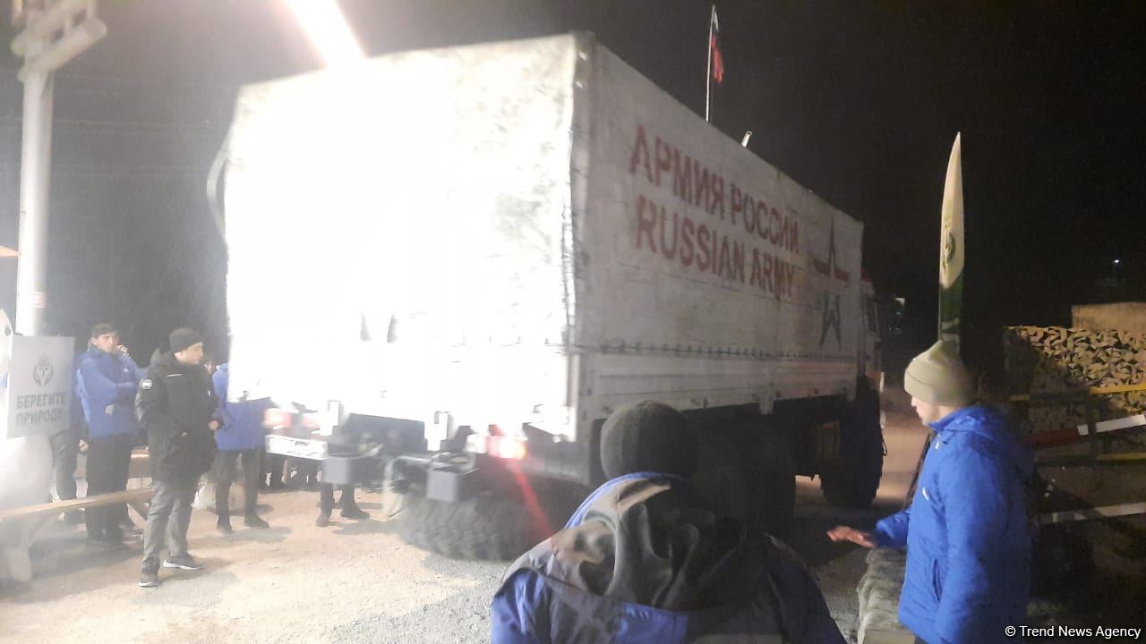 По Лачинской дороге беспрепятственно проехали еще несколько автомобилей миротворцев (ФОТО/ВИДЕО)