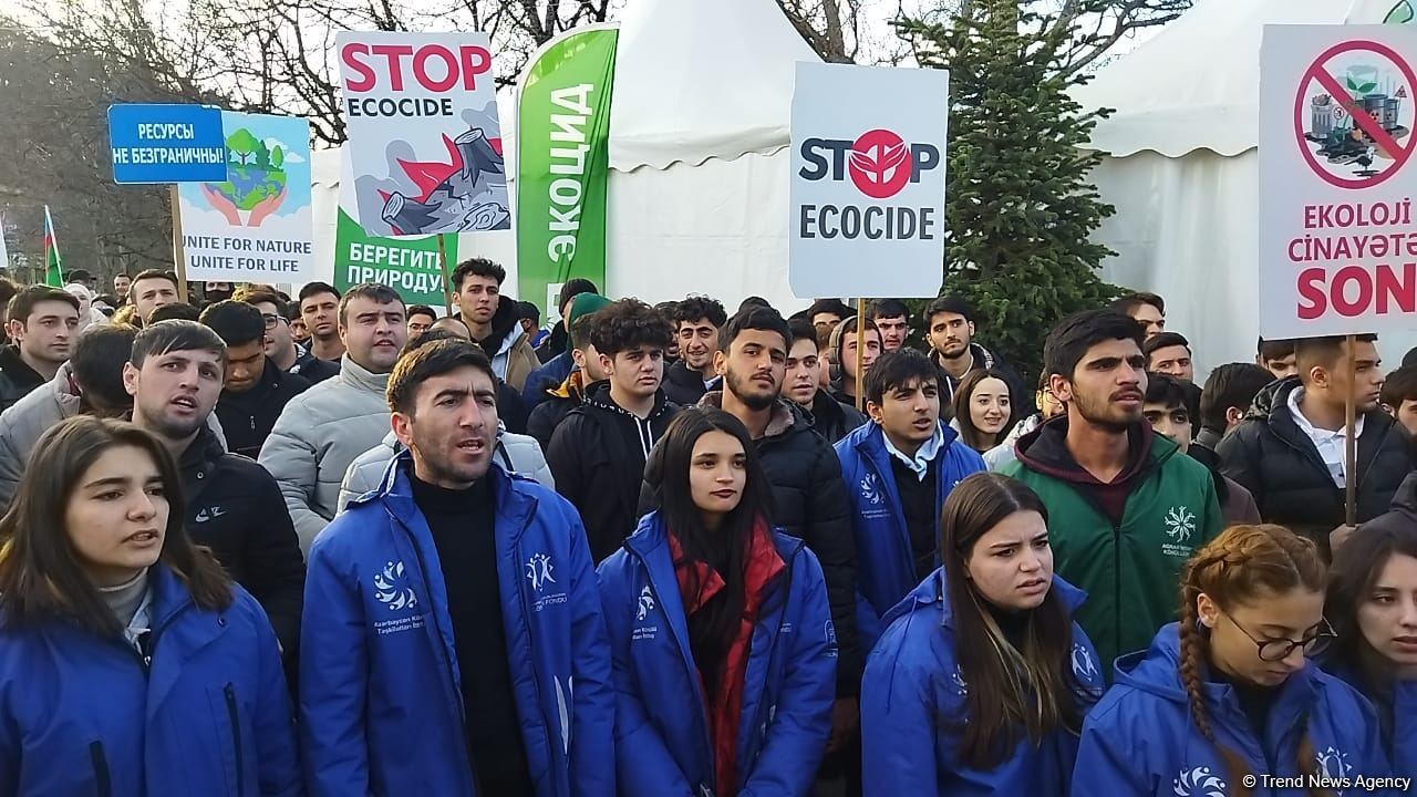 Продолжается мирная акция протеста на Лачинской дороге (ФОТО/ВИДЕО)