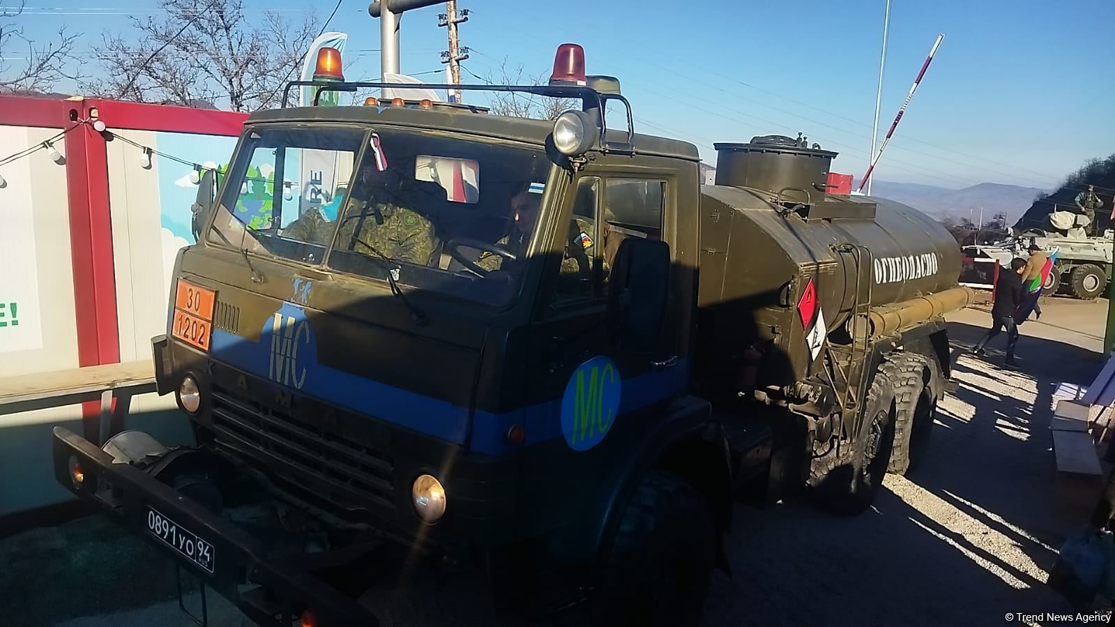 По Лачинской дороге беспрепятственно проехали еще семь автомобилей снабжения РМК (ФОТО)