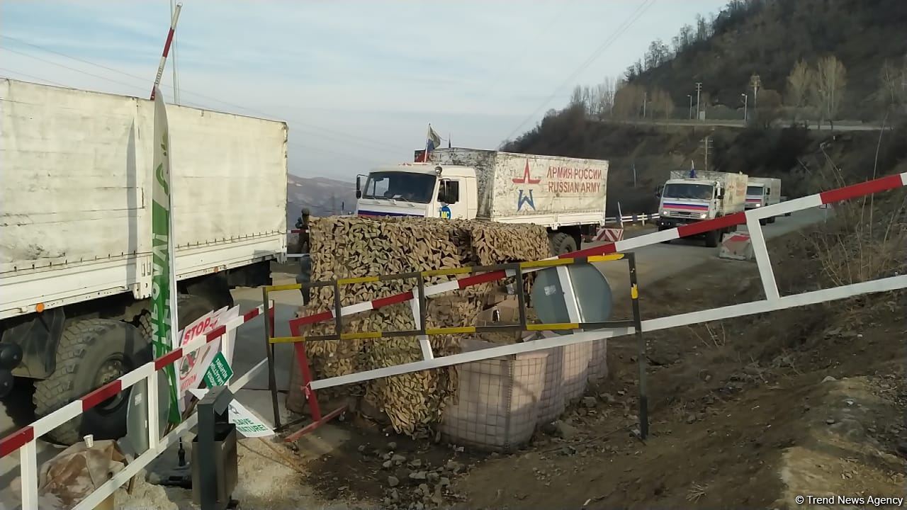 По Лачинской дороге проехали еще восемь автомобилей снабжения РМК (ФОТО)