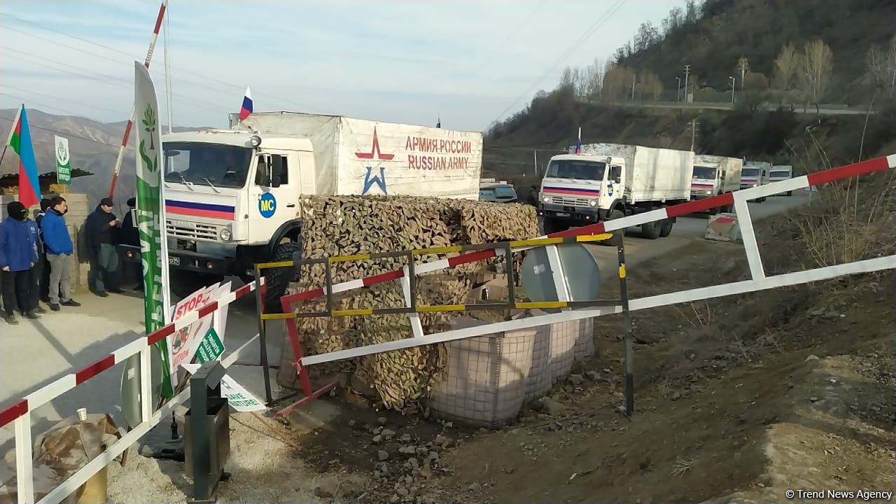 По Лачинской дороге проехали еще восемь автомобилей снабжения РМК (ФОТО)