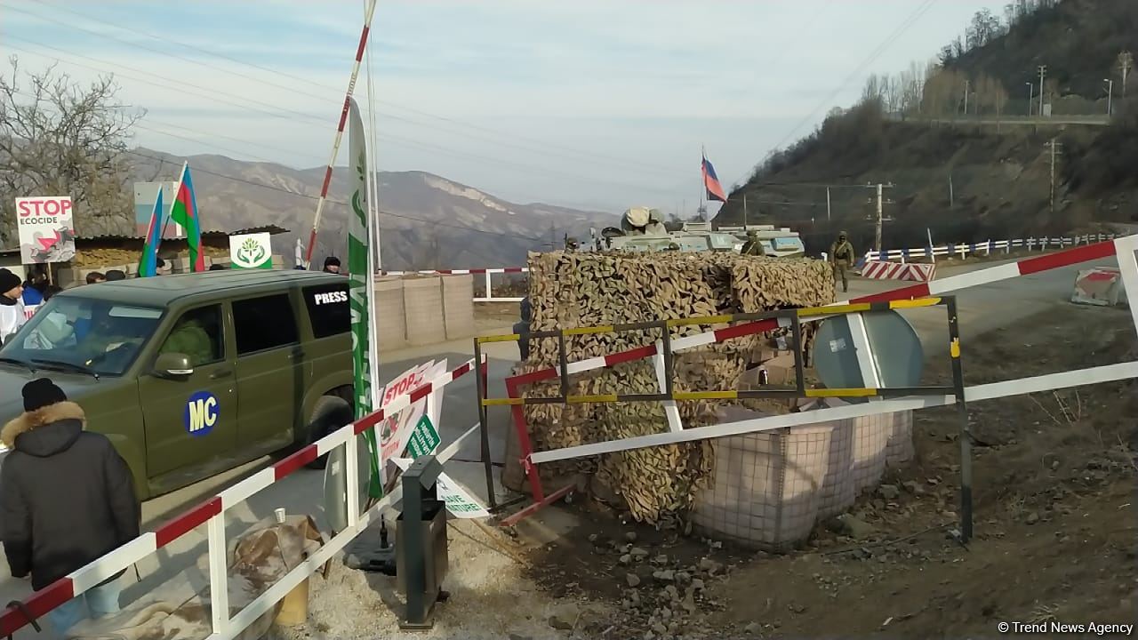 По Лачинской дороге проехали еще восемь автомобилей снабжения РМК (ФОТО)