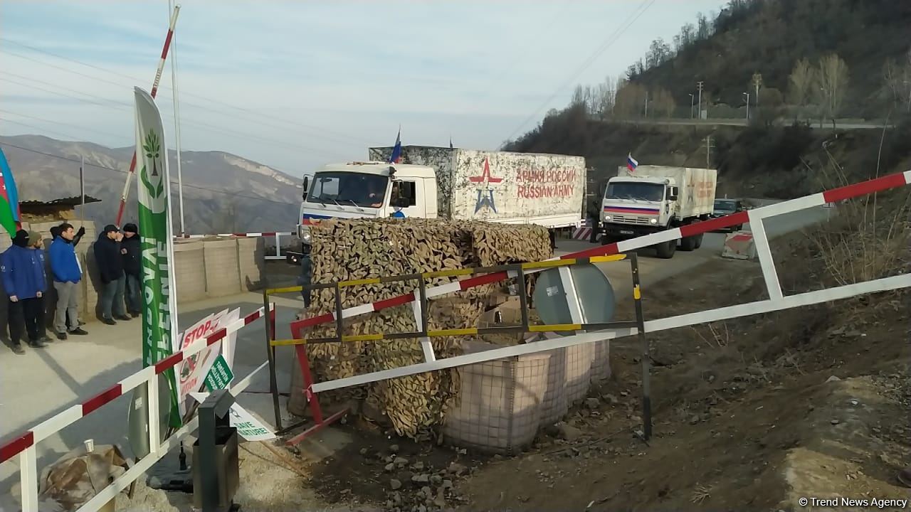 По Лачинской дороге проехали еще восемь автомобилей снабжения РМК (ФОТО)