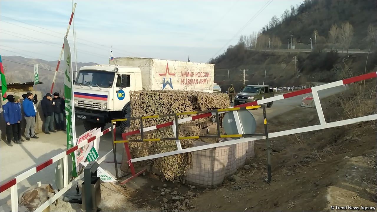 По Лачинской дороге проехали еще восемь автомобилей снабжения РМК (ФОТО)
