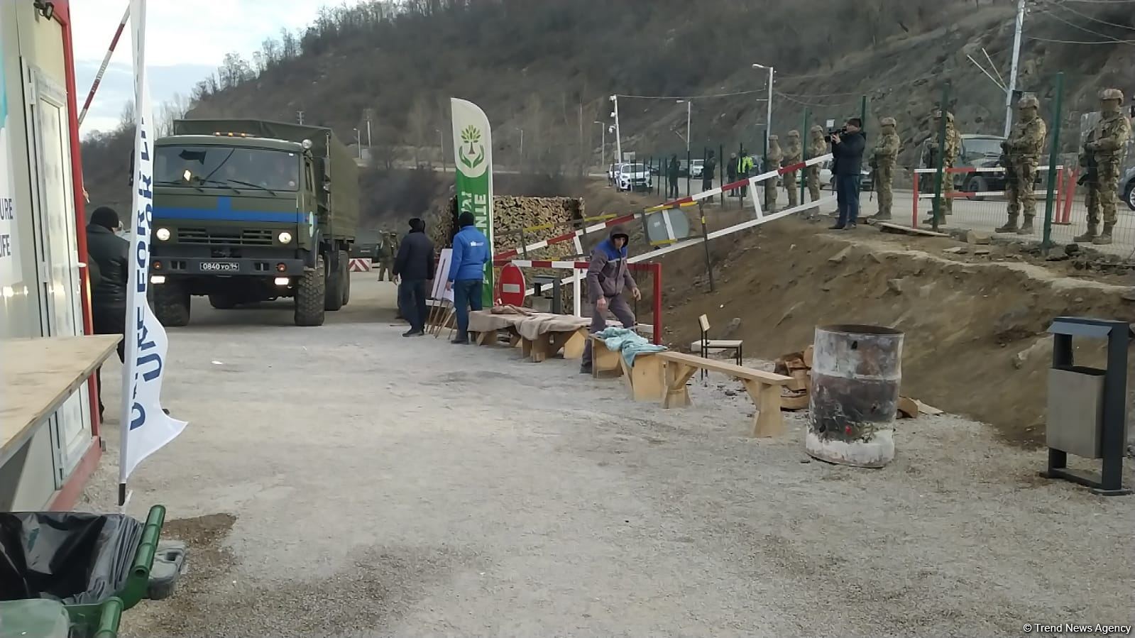 По Лачинской дороге беспрепятственно проехала машина снабжения РМК (ФОТО/ВИДЕО)