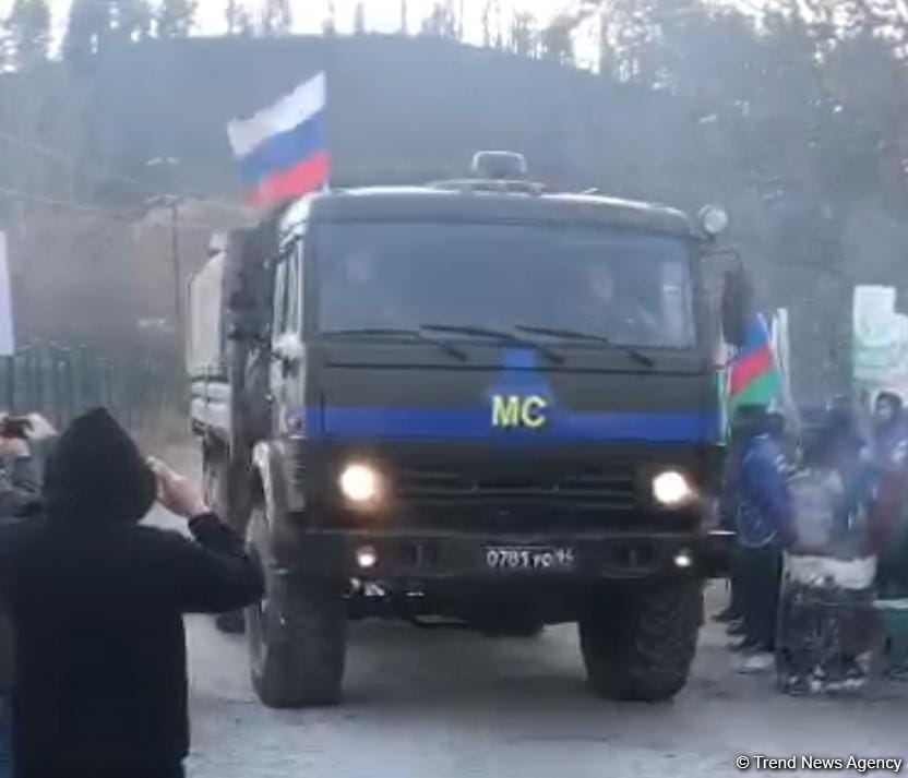 По Лачинской дороге беспрепятственно проехали еще 6 машин миротворцев