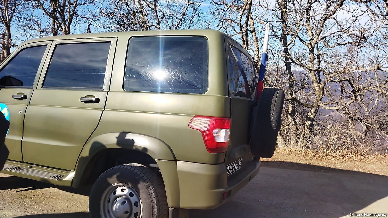 По Лачинской дороге проехал еще один легковой автомобиль РМК (ФОТО)