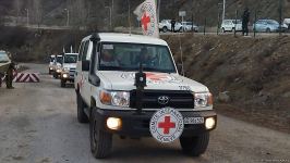 По Лачинской дороге беспрепятственно проехали автомобили Красного Креста (ФОТО)