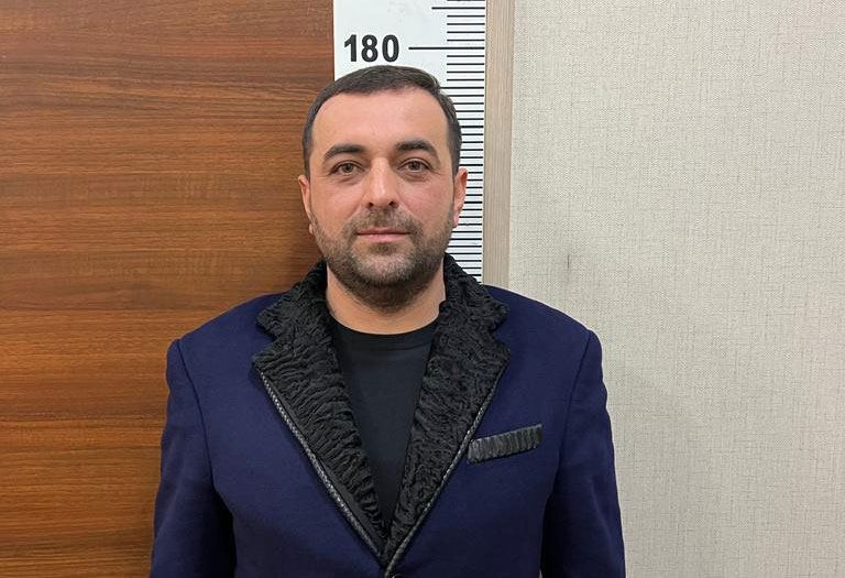 Сотрудники агентства по недвижимости обманули граждан на 1,5 млн манатов