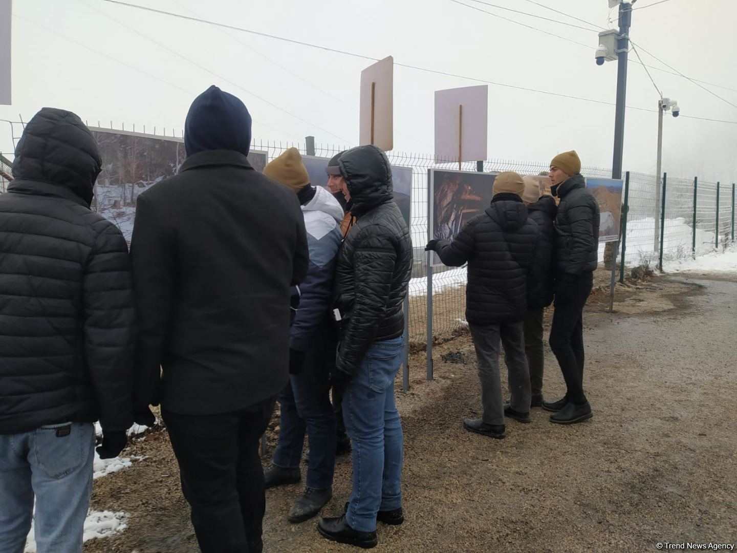 Организована фотовыставка в районе проведения в Карабахе акции экоактивистами (ФОТО)