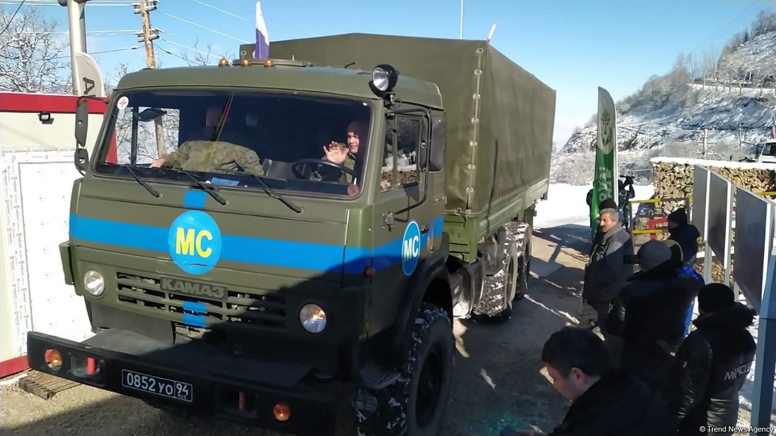 По Лачинской дороге беспрепятственно проехал автотранспорт РМК (ФОТО)