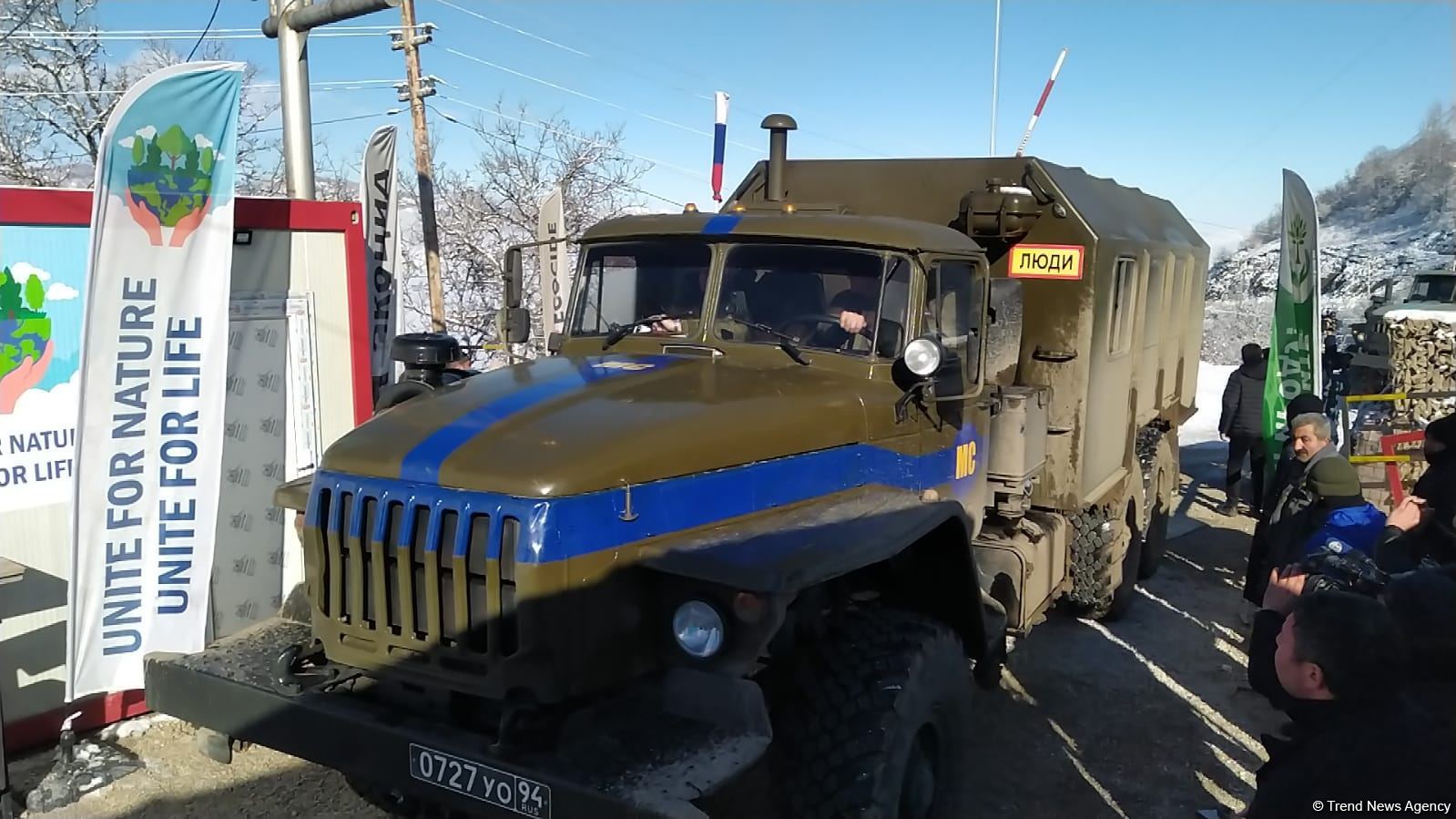 По Лачинской дороге беспрепятственно проехал автотранспорт РМК (ФОТО)