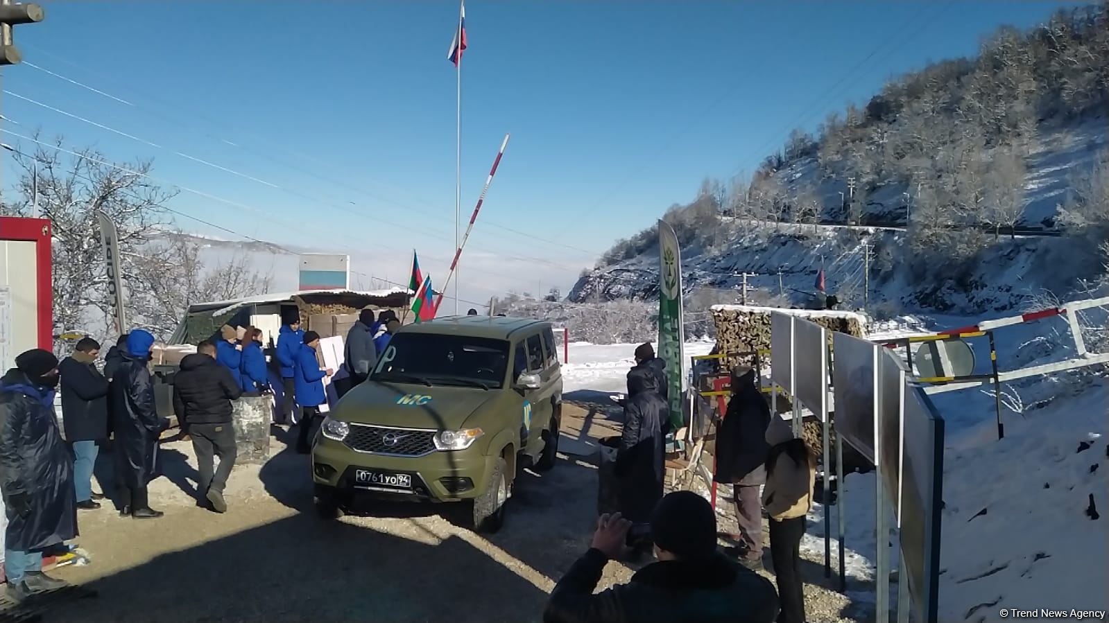 По Лачинской дороге беспрепятственно проехал автотранспорт РМК (ФОТО)