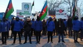 Акция на Лачинской дороге продолжается, несмотря на снежную погоду (ФОТО)