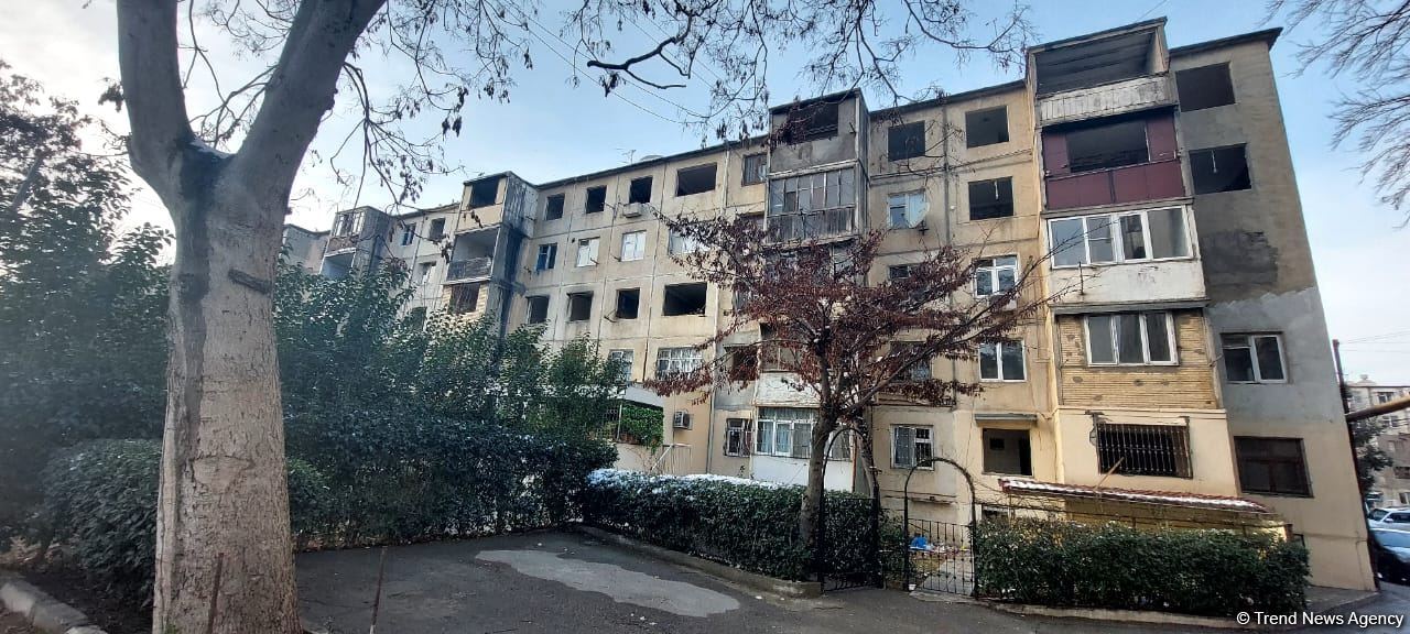 В Баку сносят жилой дом (ФОТО)