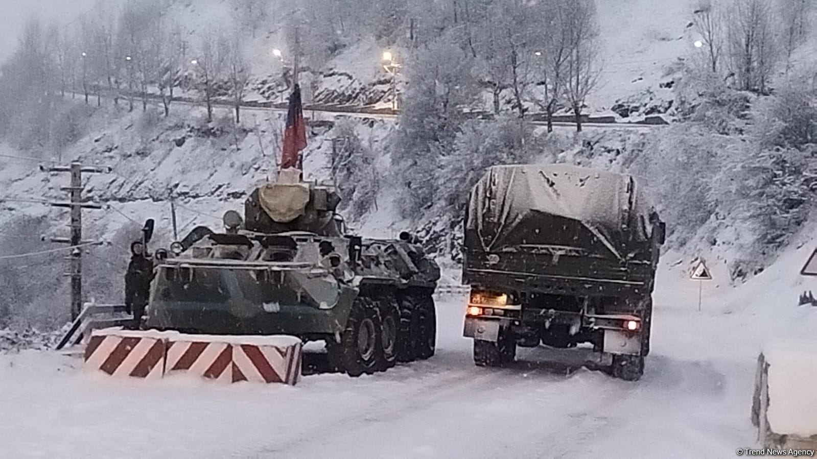 По Лачинской дороге беспрепятственно проехали еще два грузовых автомобиля миротворцев  (ФОТО)
