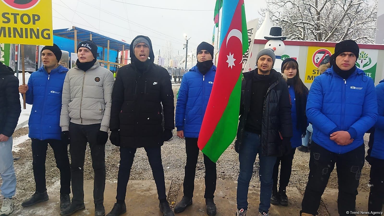 Мирная акция протеста на Лачинской дороге продолжается уже 32 дня (ФОТО)