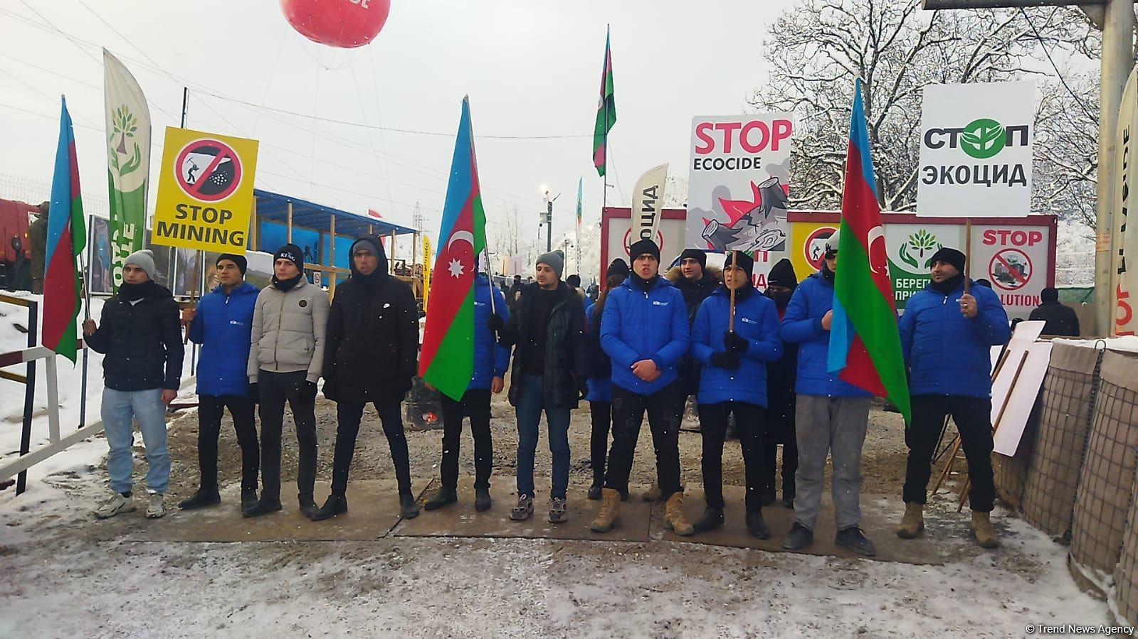 Мирная акция протеста на Лачинской дороге продолжается уже 32 дня (ФОТО)