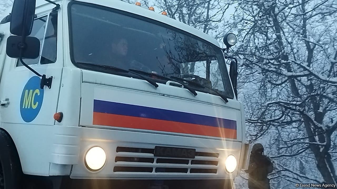 По Лачинской дороге беспрепятственно проехали еще семь машин миротворцев (ФОТО)