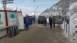 По Лачинской дороге беспрепятственно проехали еще две машины миротворцев (ФОТО)