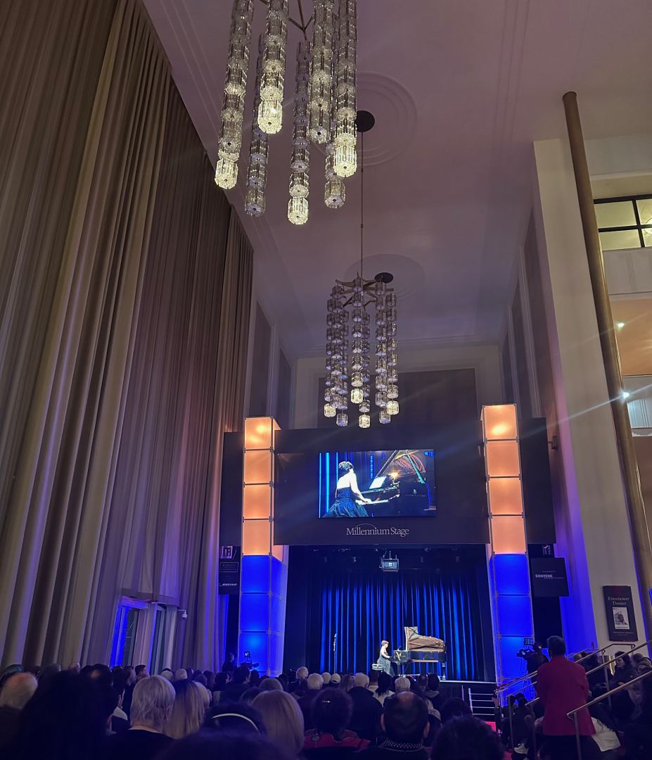 Наргиз Алиярова с триумфом выступила на сцене The Kennedy Center в Вашингтоне (ВИДЕО, ФОТО)