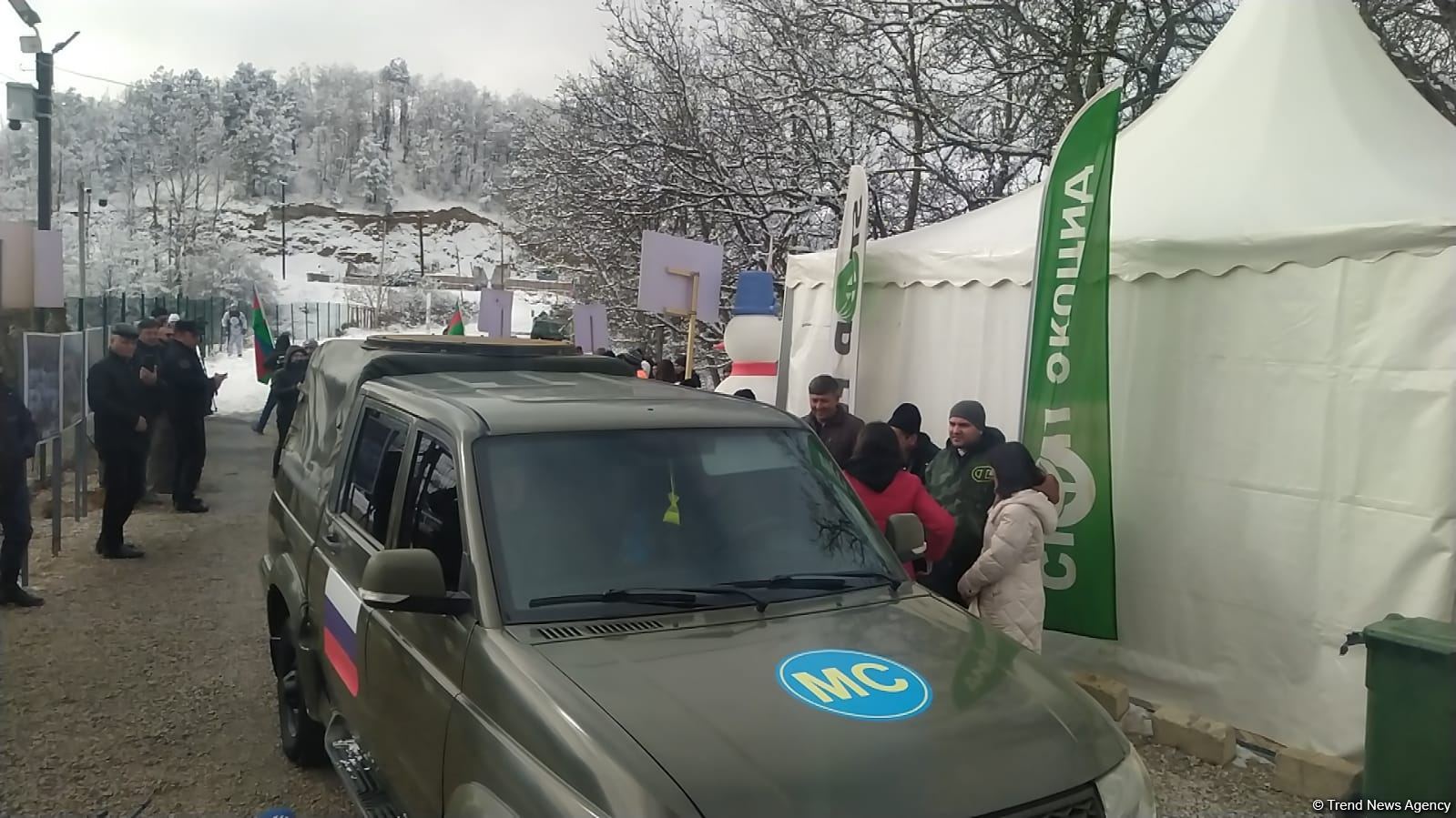По Лачинской дороге беспрепятственно проехали еще две машины миротворцев (ФОТО)