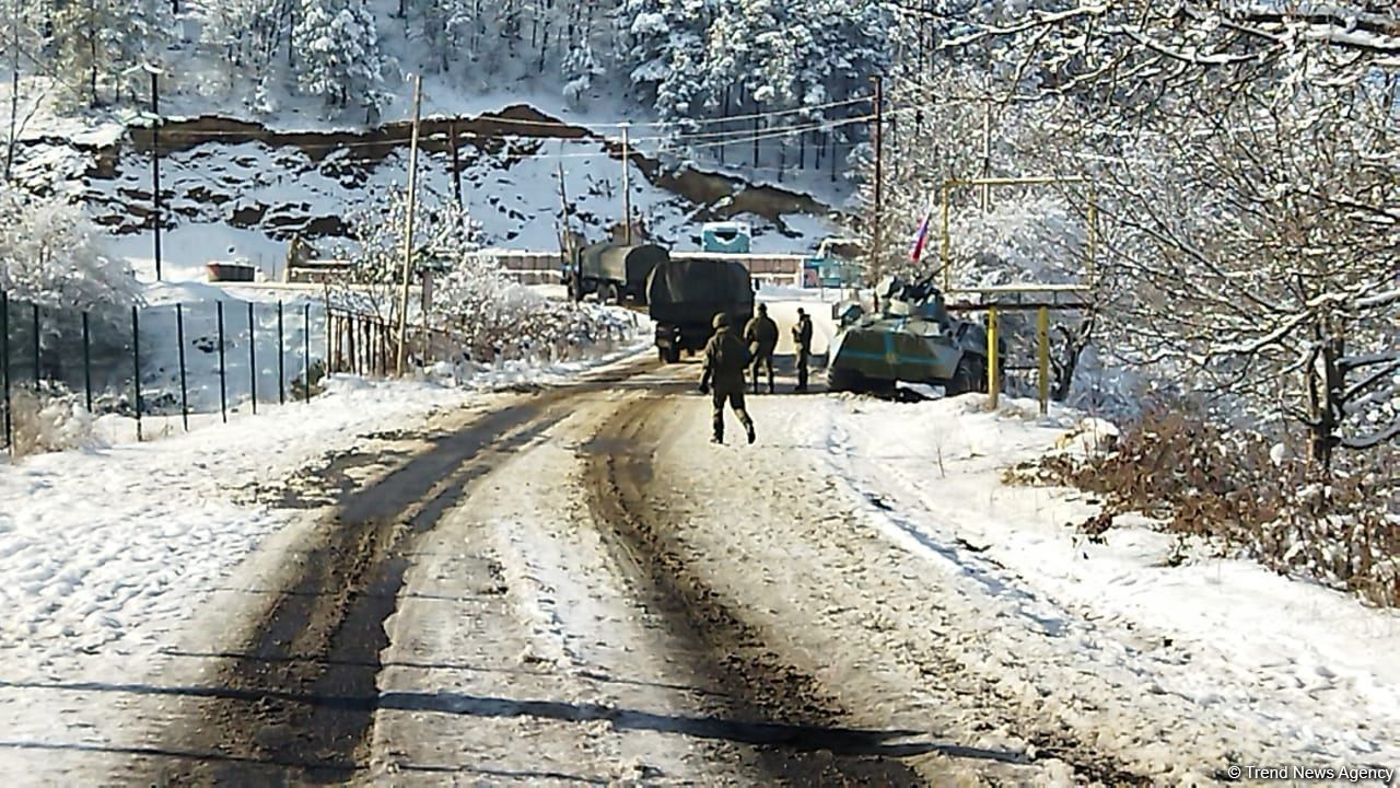 По Лачинской дороге беспрепятственно проехали еще пять автомашин обеспечения РМК (ФОТО/ВИДЕО)