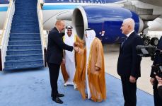Президент Ильхам Алиев прибыл с рабочим визитом в Объединенные Арабские Эмираты (ФОТО/ВИДЕО)