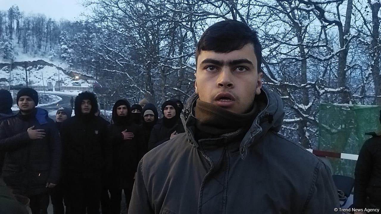 Мирная акция протеста на Лачинской дороге продолжается уже 35 дней (ФОТО)