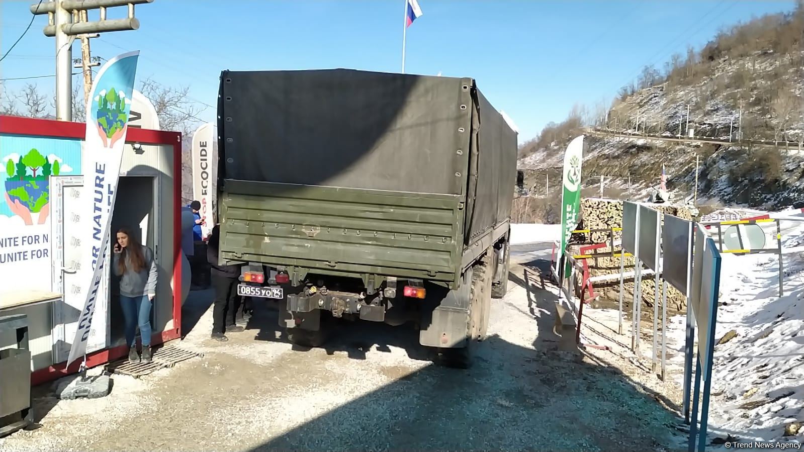 По Лачинской дороге беспрепятственно проехали еще две машины РМК (ФОТО/ВИДЕО)