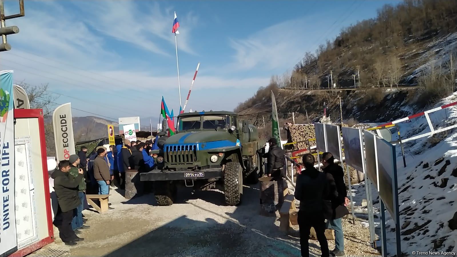 По Лачинской дороге беспрепятственно проехали 8  автомашин РМК (ФОТО/ВИДЕО)