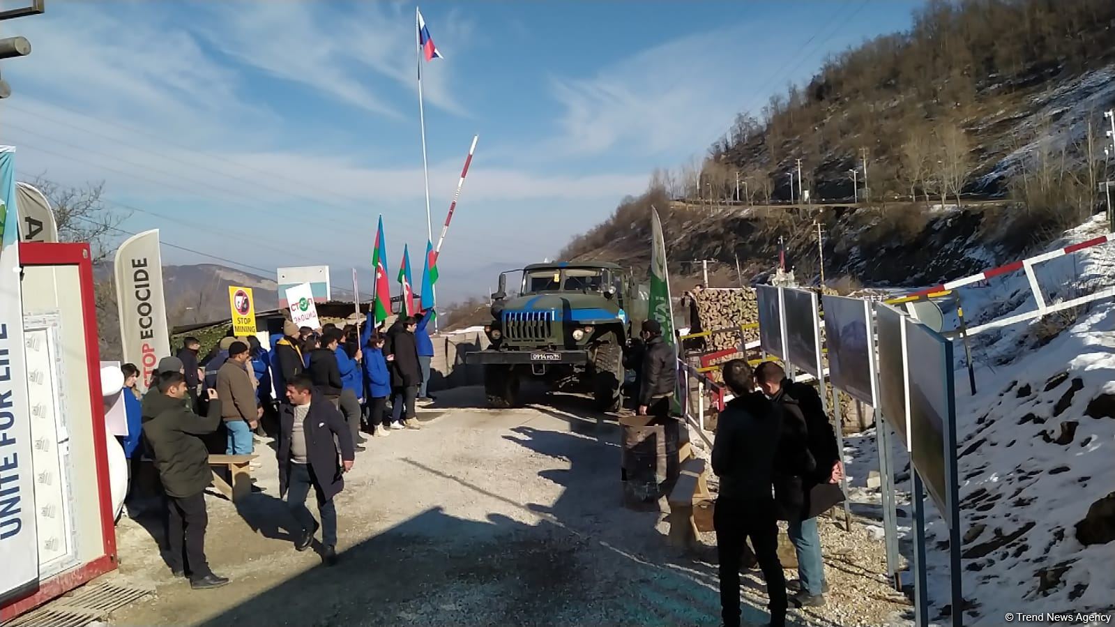По Лачинской дороге беспрепятственно проехали 8  автомашин РМК (ФОТО/ВИДЕО)