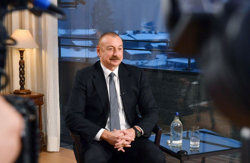 Президент Ильхам Алиев: Политика и жизнь очень схожи, потому что политику делают люди