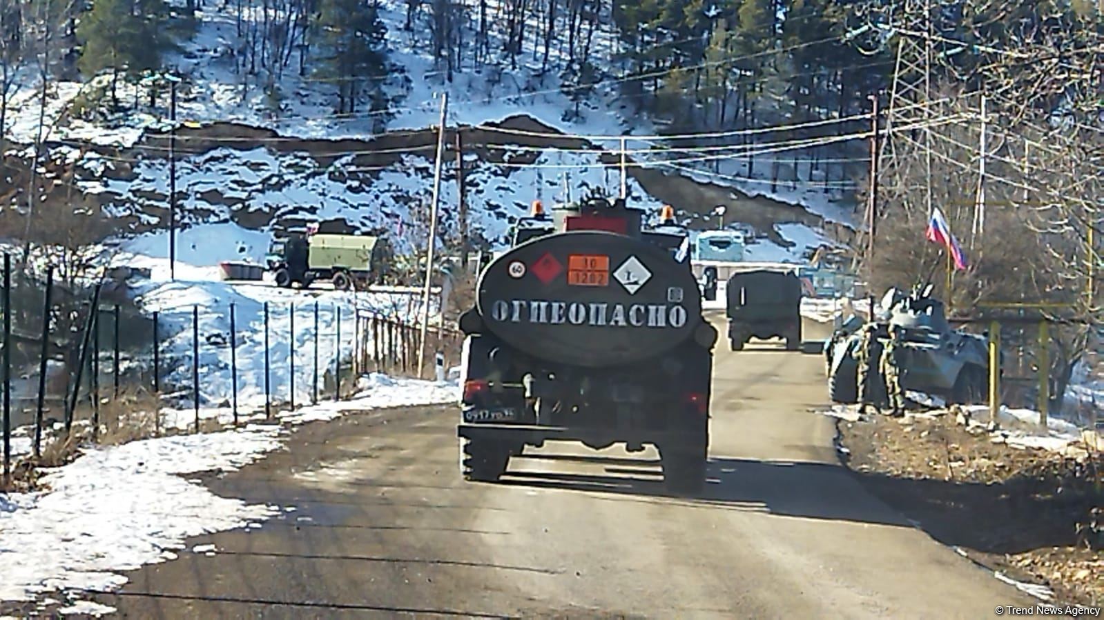 По Лачинской дороге проехала еще одна колонна грузовых автомашин РМК (ФОТО)