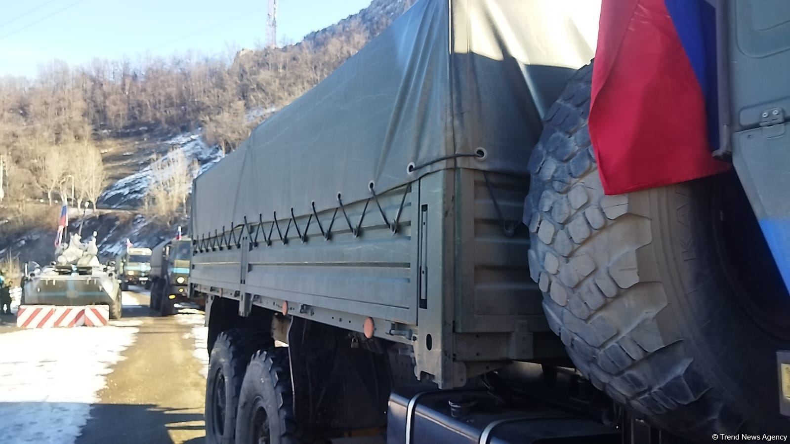 По Лачинской дороге проехала еще одна колонна грузовых автомашин РМК (ФОТО)