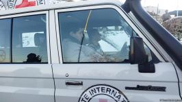 По Лачинской дороге беспрепятственно проехала колонна автомашин Красного Креста (ФОТО)