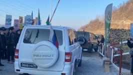 По Лачинской дороге беспрепятственно проехали еще 17 автомобилей миротворцев (ФОТО)