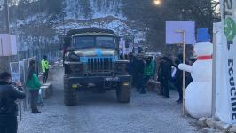 По Лачинской дороге беспрепятственно проехали еще 17 автомобилей миротворцев (ФОТО)