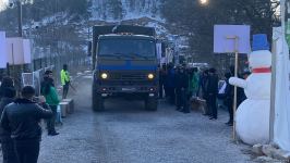 По Лачинской дороге беспрепятственно проехали еще 17 автомобилей миротворцев (ФОТО)