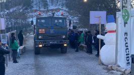 По Лачинской дороге беспрепятственно проехали еще 17 автомобилей миротворцев (ФОТО)
