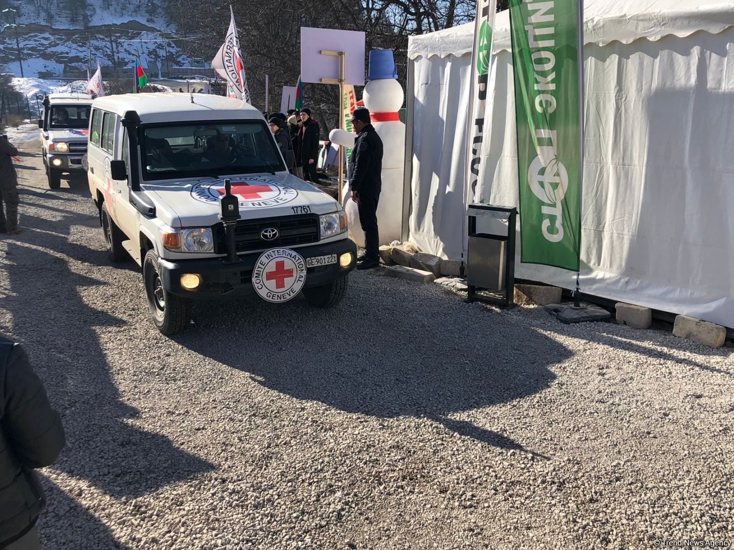 Four ICRC vehicles move freely along Azerbaijan's Lachin-Khankendi road (PHOTO)