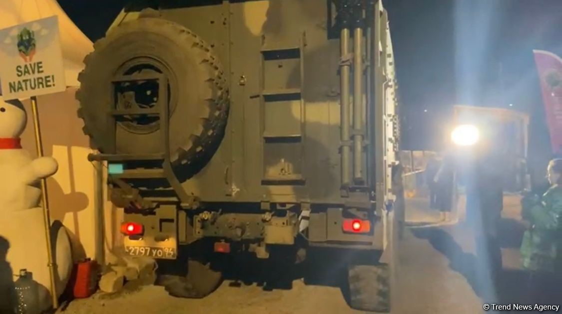 По Лачинской дороге беспрепятственно проехали еще две машины миротворцев (ФОТО/ВИДЕО)