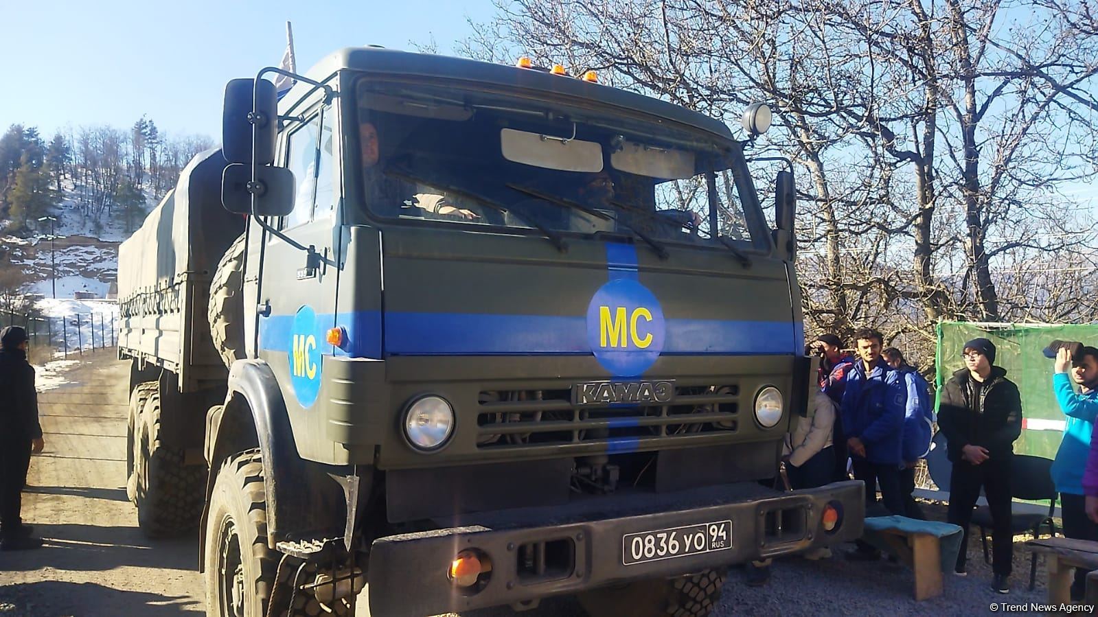 По Лачинской дороге беспрепятственно проехала колонна автомашин РМК (ФОТО)