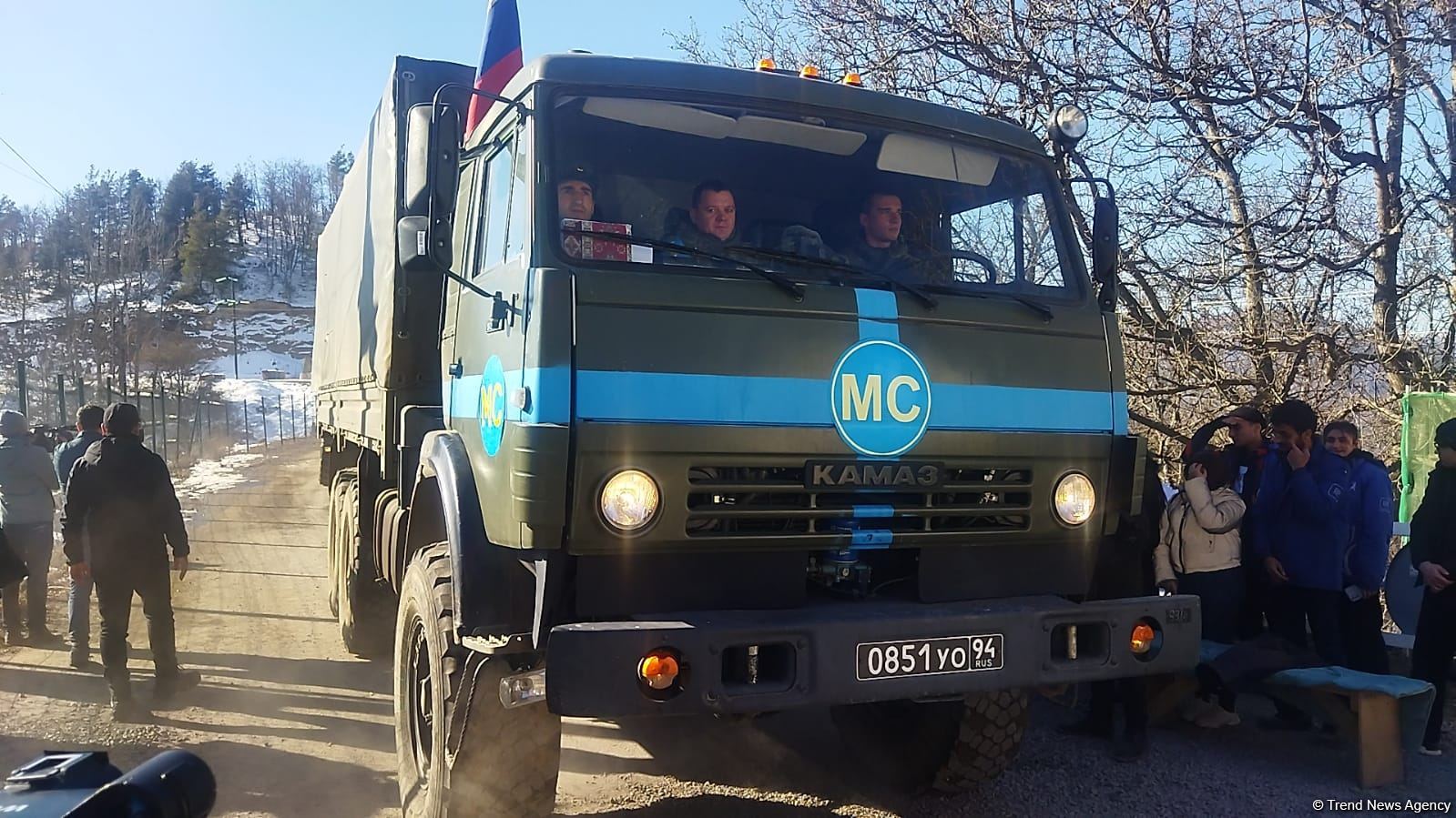По Лачинской дороге беспрепятственно проехала колонна автомашин РМК (ФОТО)